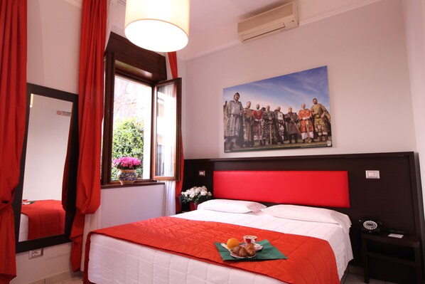Standard Double Room, Courtyard View | 1 bedroom, premium bedding, minibar, in-room safe