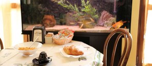 Petit déjeuner complet compris tous les jours