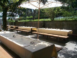 Déjeuner et dîner servis sur place, spécialités Cuisine régionale