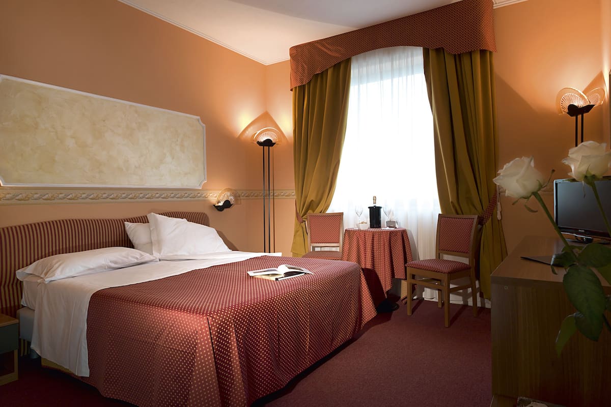 superior double room single use | in-room safe, desk, blackout curtains, soundproofing