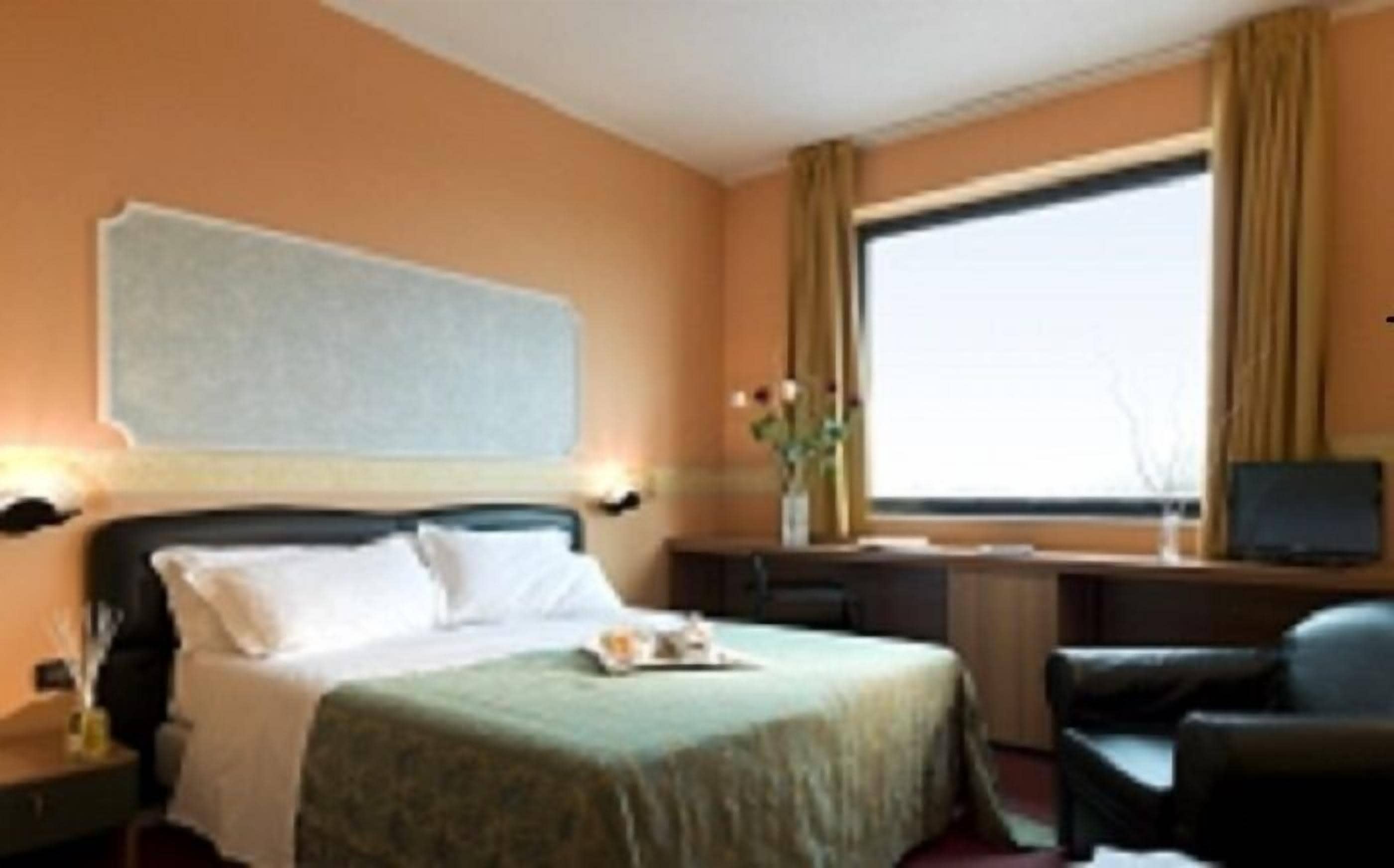 basic triple room | in-room safe, desk, blackout curtains, soundproofing