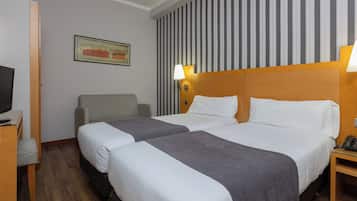 Schallisolierte Zimmer, kostenloses WLAN, Bettwäsche