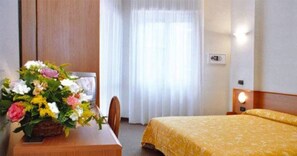 Enkeltrom – superior | Minibar, safe på rommet, skrivebord og skrivebord for bærbar PC