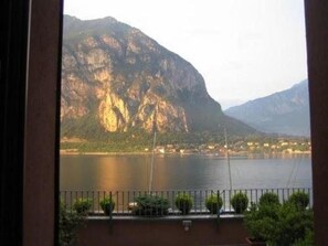 Kamer, 1 twee- of 2 eenpersoonsbedden, uitzicht op meer | Uitzicht vanuit de kamer