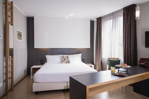 Pillowtop-bedden, een minibar, een kluis op de kamer, een bureau