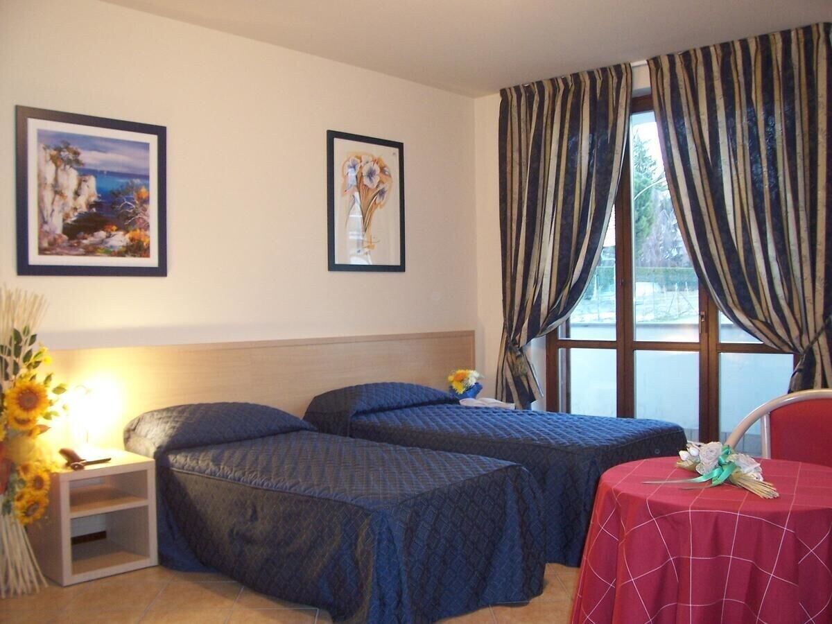 in-room safe, desk, iron/ironing board, free wifi