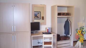 In-room safe, desk, iron/ironing board, free WiFi
