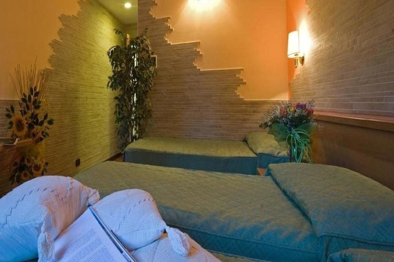 in-room safe, desk, iron/ironing board, free wifi