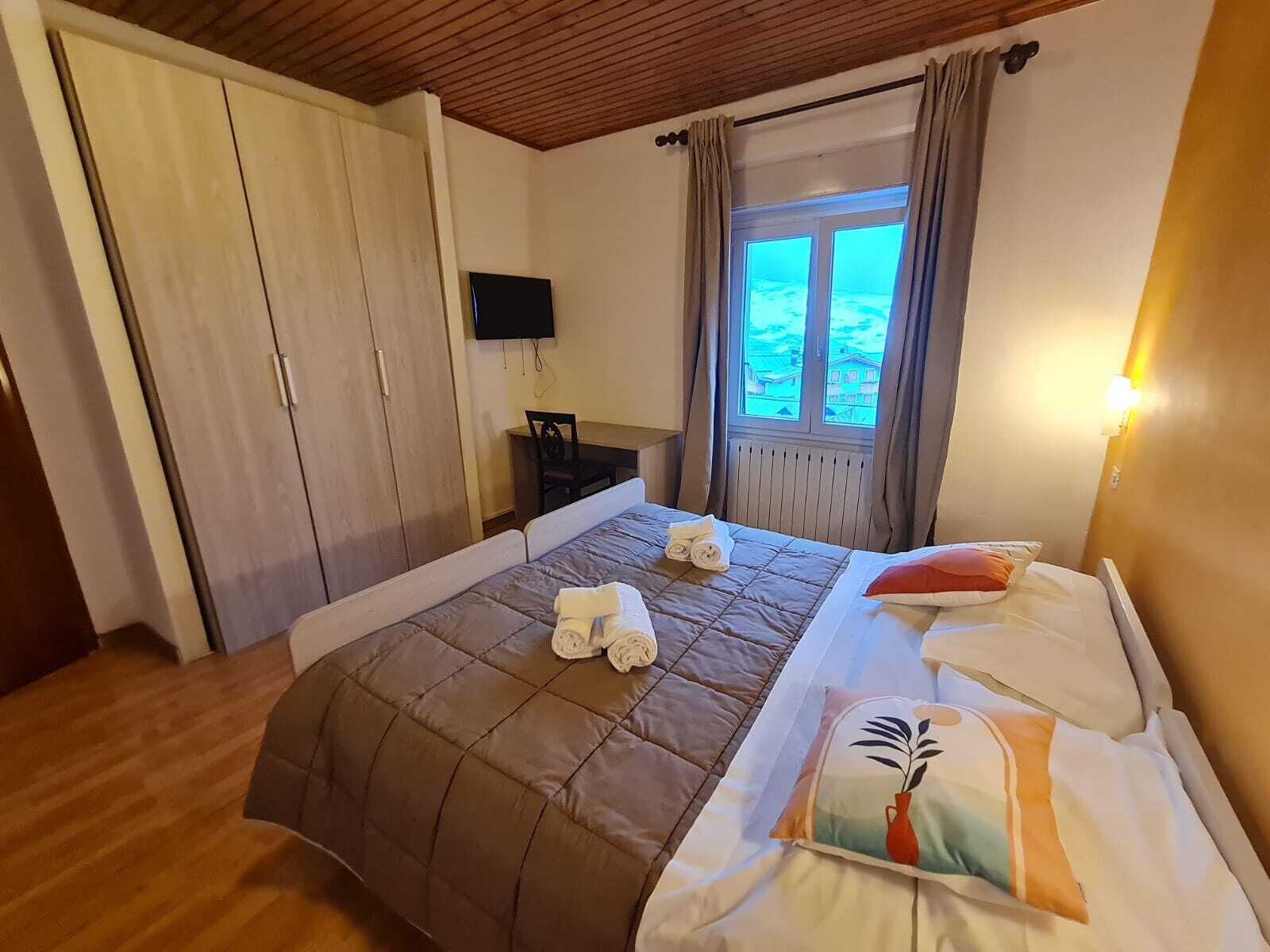 Camera Standard con letto matrimoniale o 2 letti singoli | Bureau, accès au Wi-Fi (inclus), literie fournie