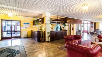 Chambre Quadruple Confort | Salon Exécutif