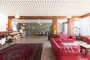 Lobby sitting area - Hotel Excelsior Cimone (Primiero San Martino di Castrozza)