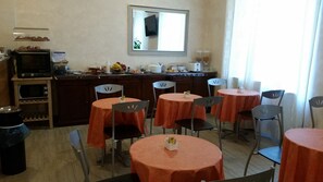 Breakfast area - Hotel Ricci (Genoa)