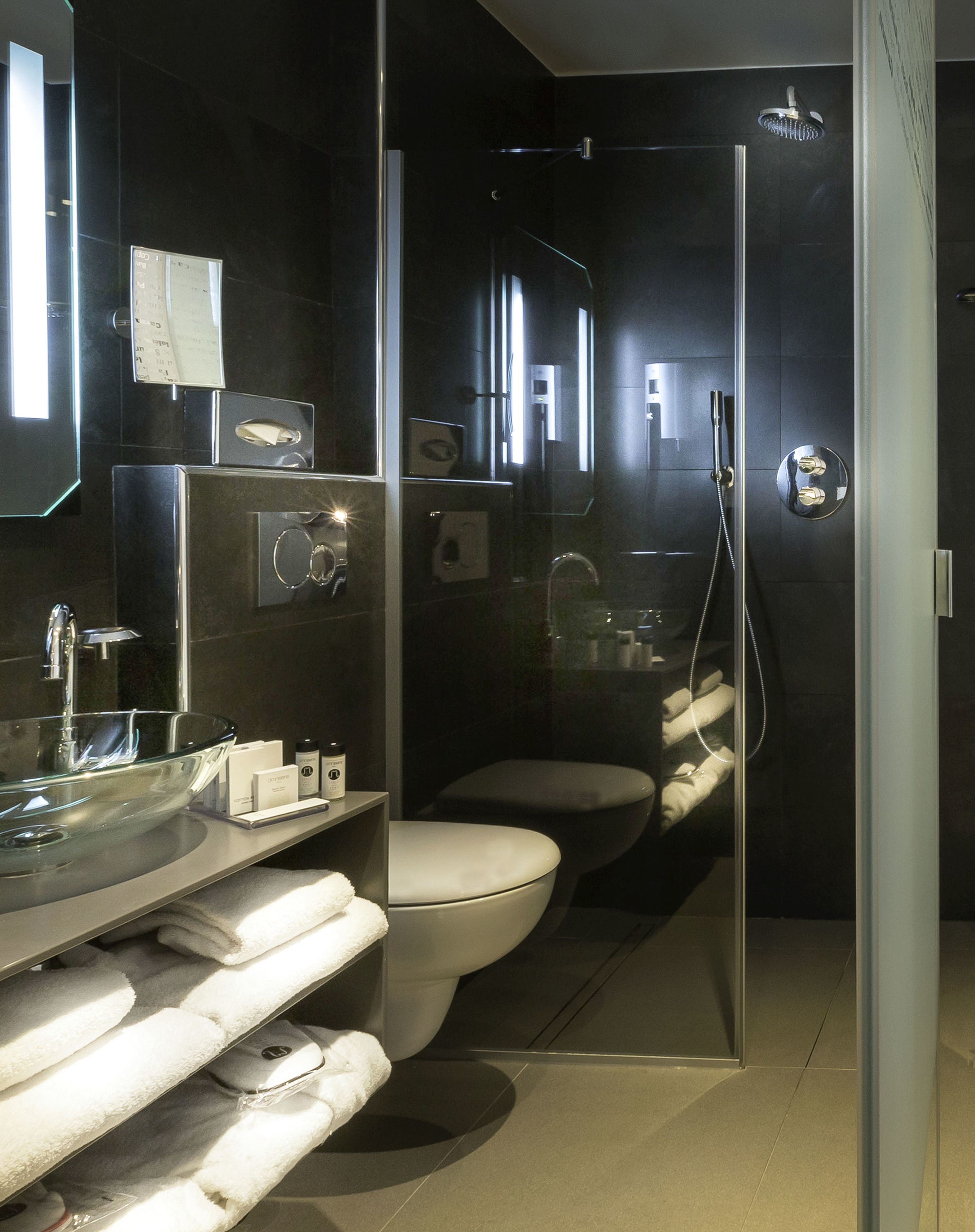 classic room, ground floor | bathroom | free toiletries, hair dryer, slippers, towels