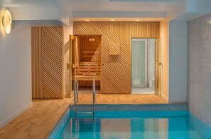 Indoor pool - Lyric Hotel Paris (Paris)