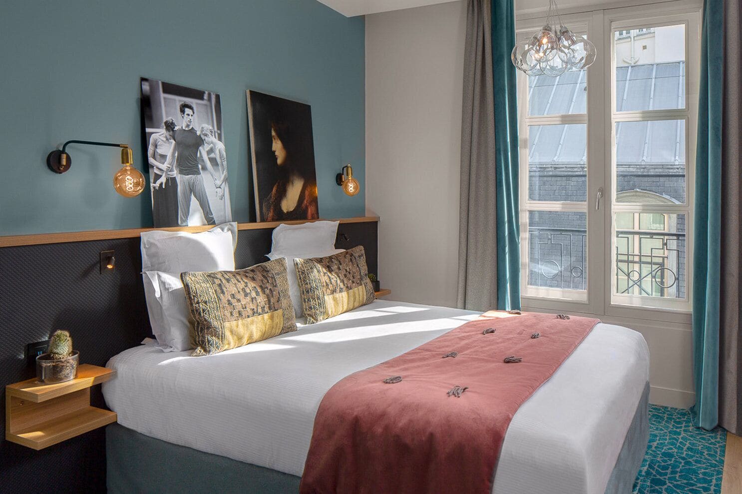 premium bedding, free minibar, in-room safe, desk