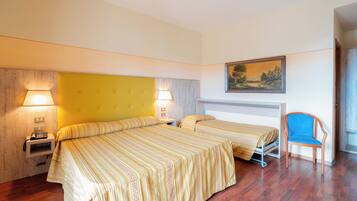 Comfort-Vierbettzimmer, Nichtraucher, Gartenblick