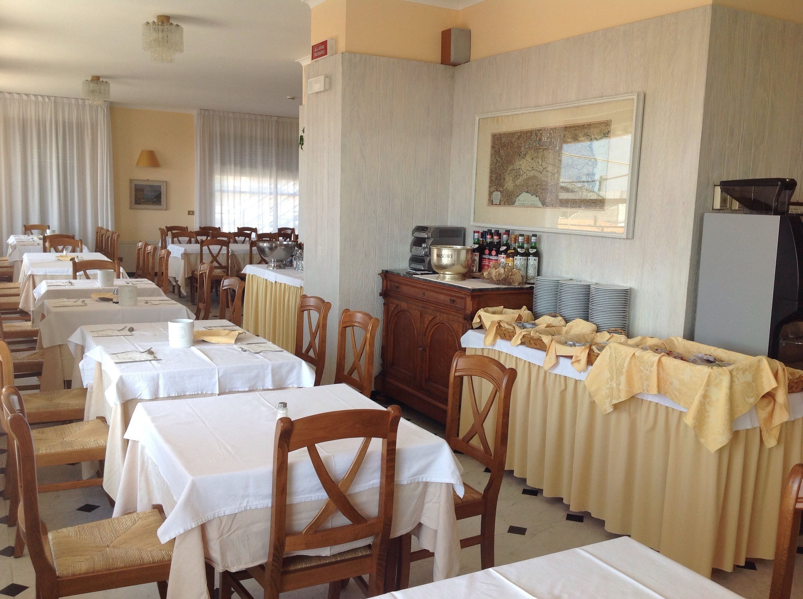 Colazione a buffet, servita tutte le mattine (8 EUR a persona) 