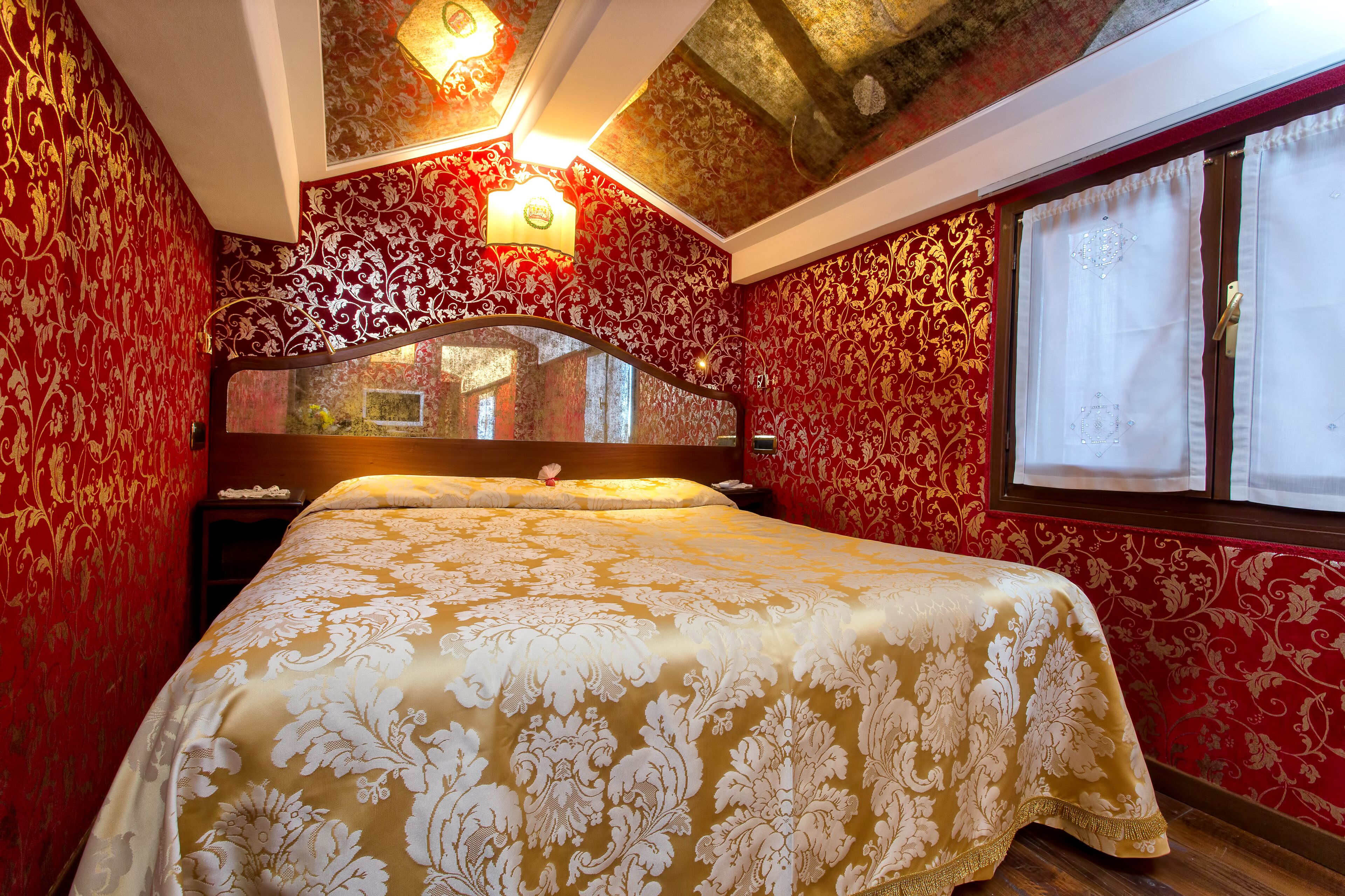 double or twin room (3rd floor, no lift ) | premium bedding, minibar, in-room safe, desk