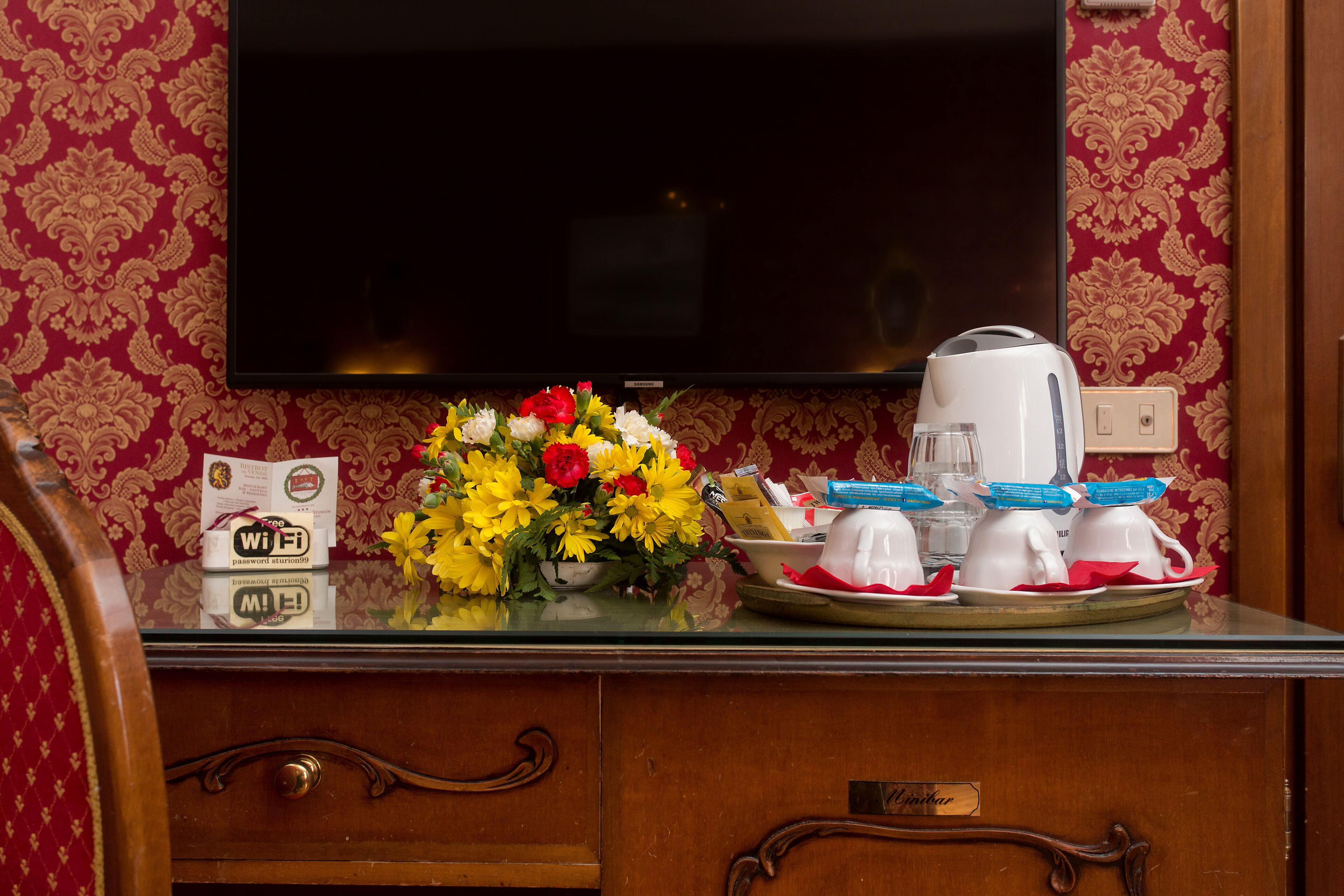 triple room, 1 bedroom | premium bedding, minibar, in-room safe, desk