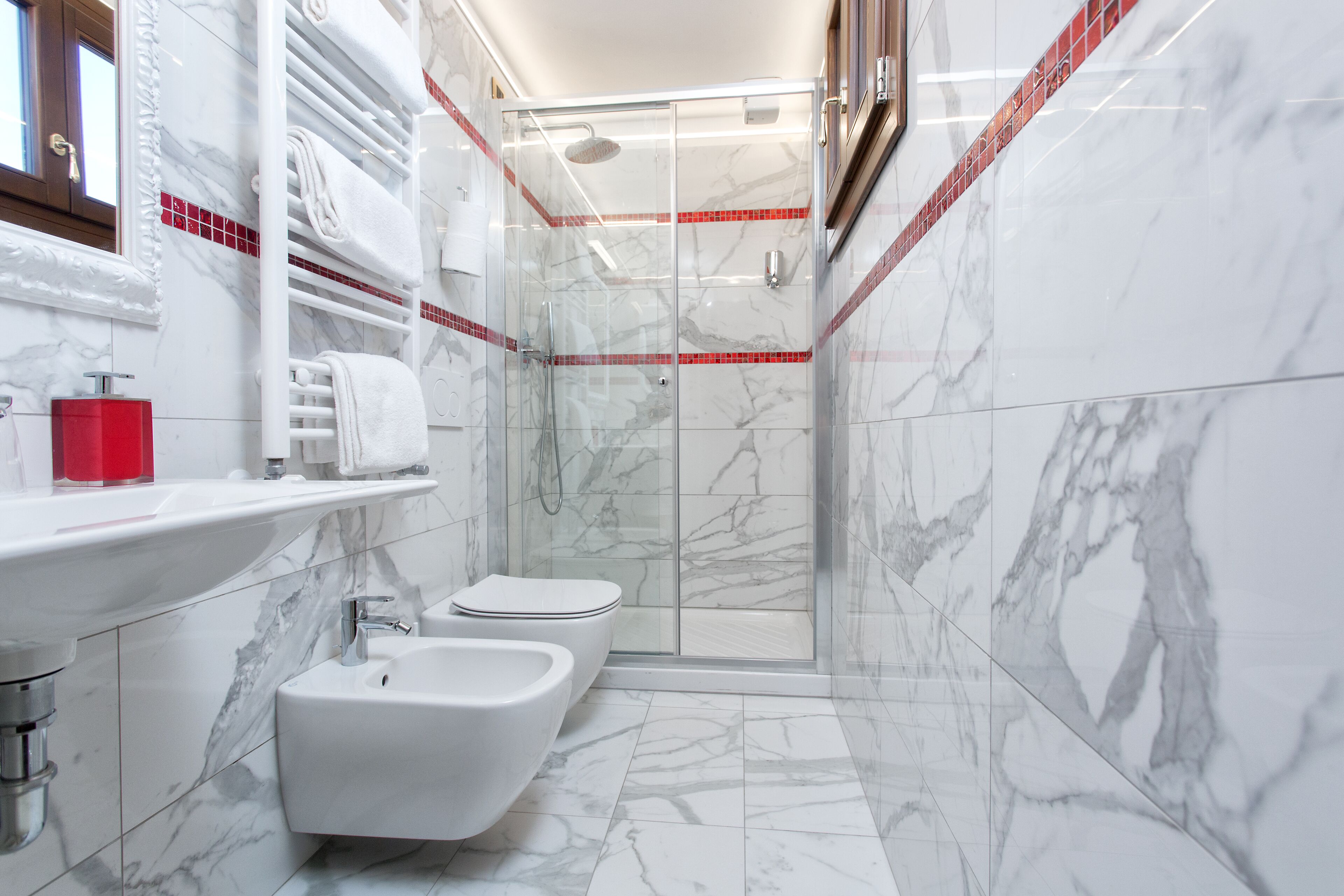 double or twin room (3rd floor, no lift ) | bathroom | shower, free toiletries, hair dryer, bidet