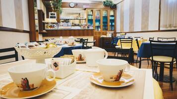 Tägliches inbegriffenes Frühstücksbuffet