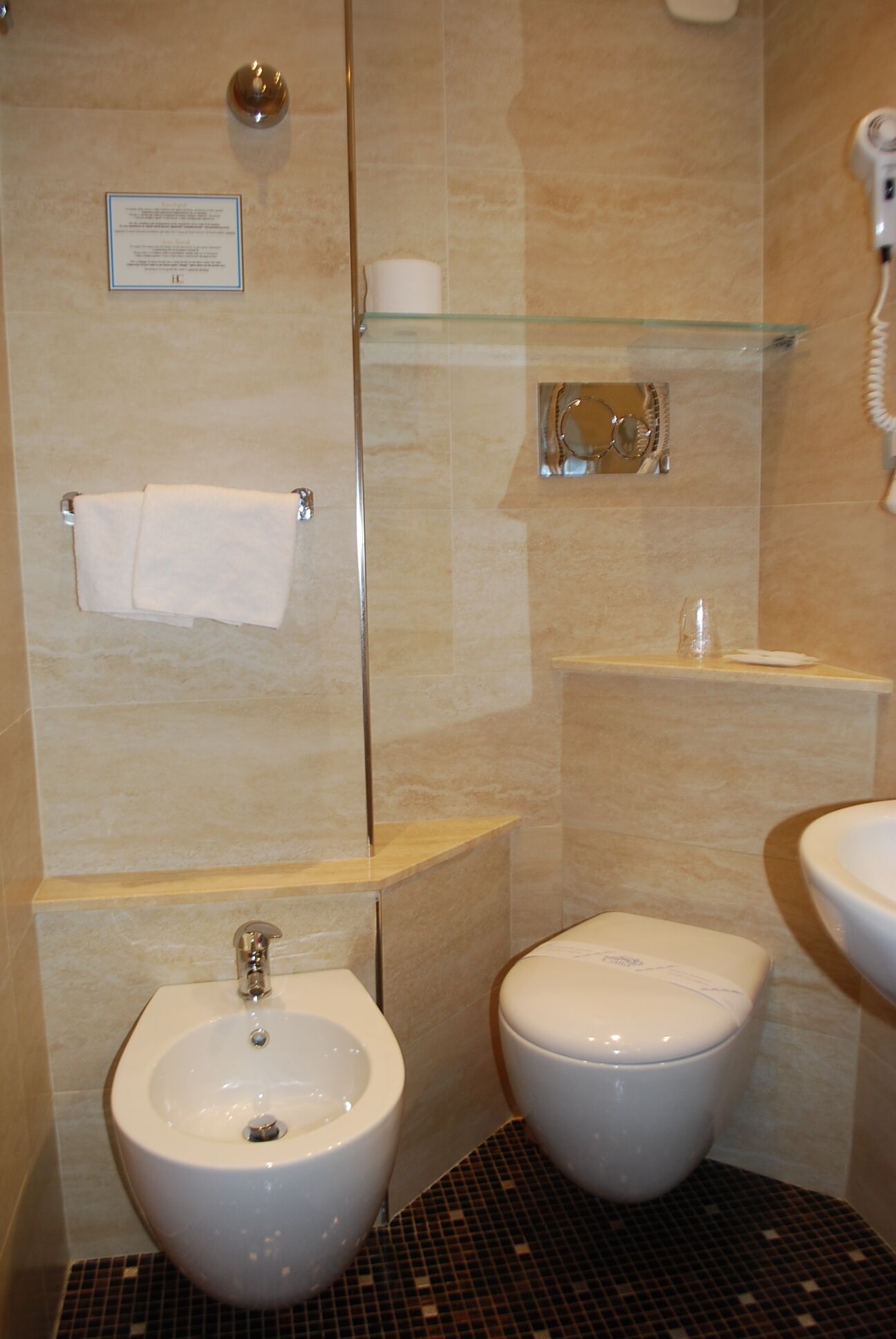 Shower, free toiletries, hair dryer, bidet