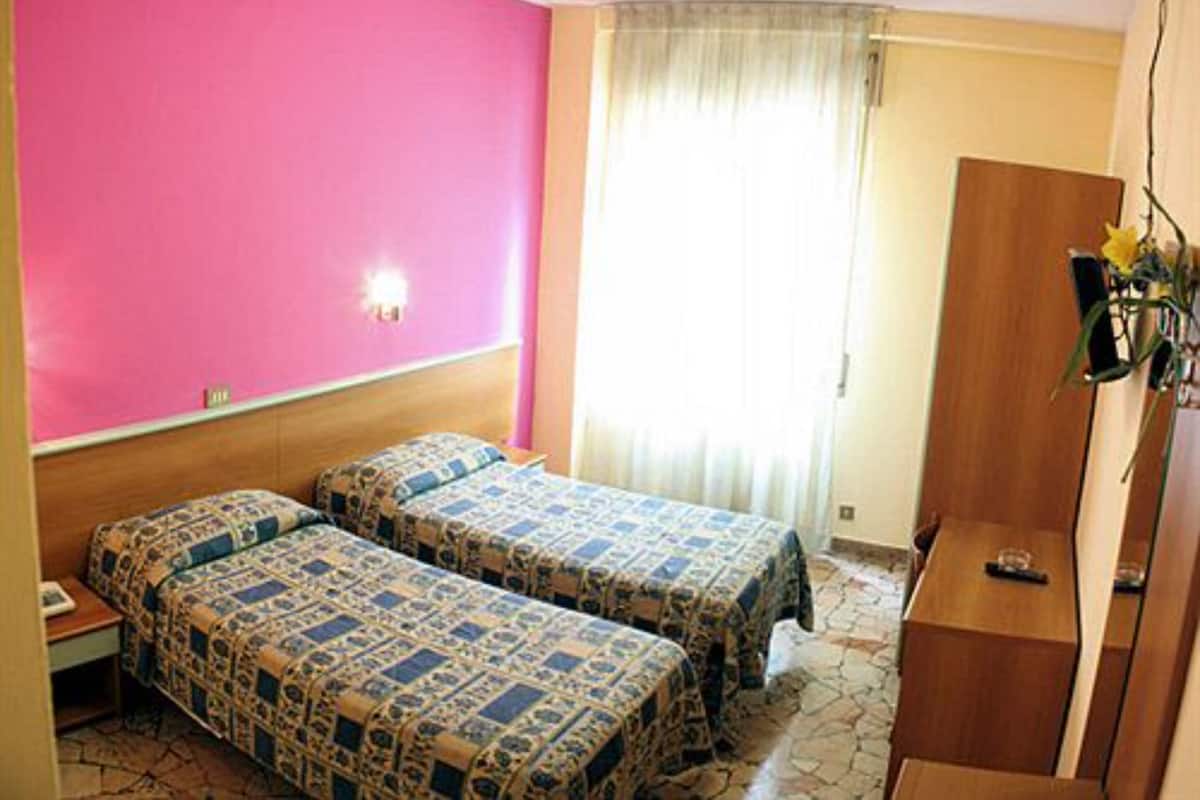 Standaard Twin kamer | Donzen dekbedden, gratis wifi, beddengoed