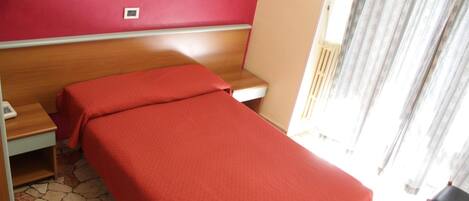 Cobrellits, wifi gratuïta i roba de llit