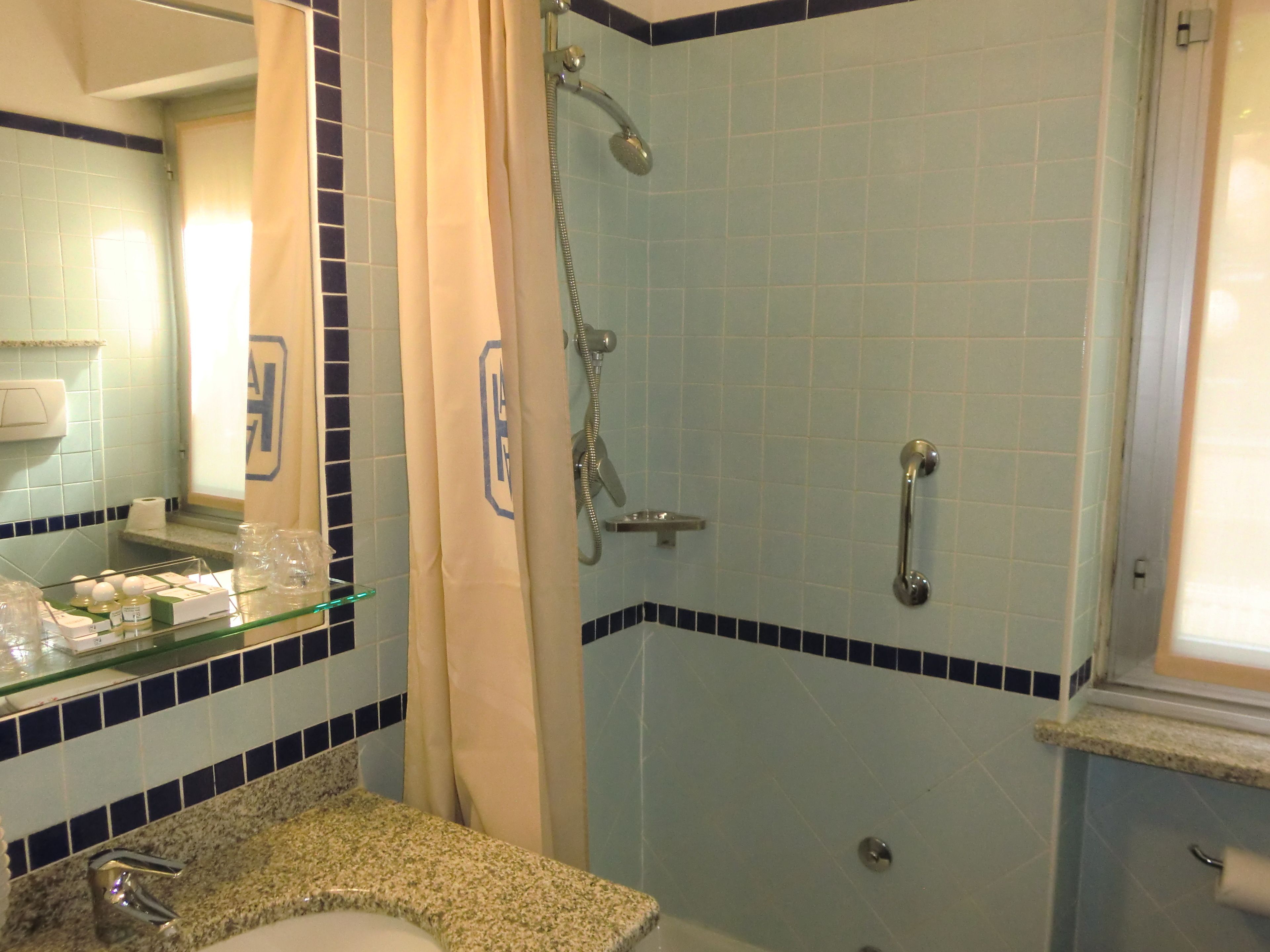 twin room, 2 single beds, non smoking | bathroom | hair dryer, bidet, towels