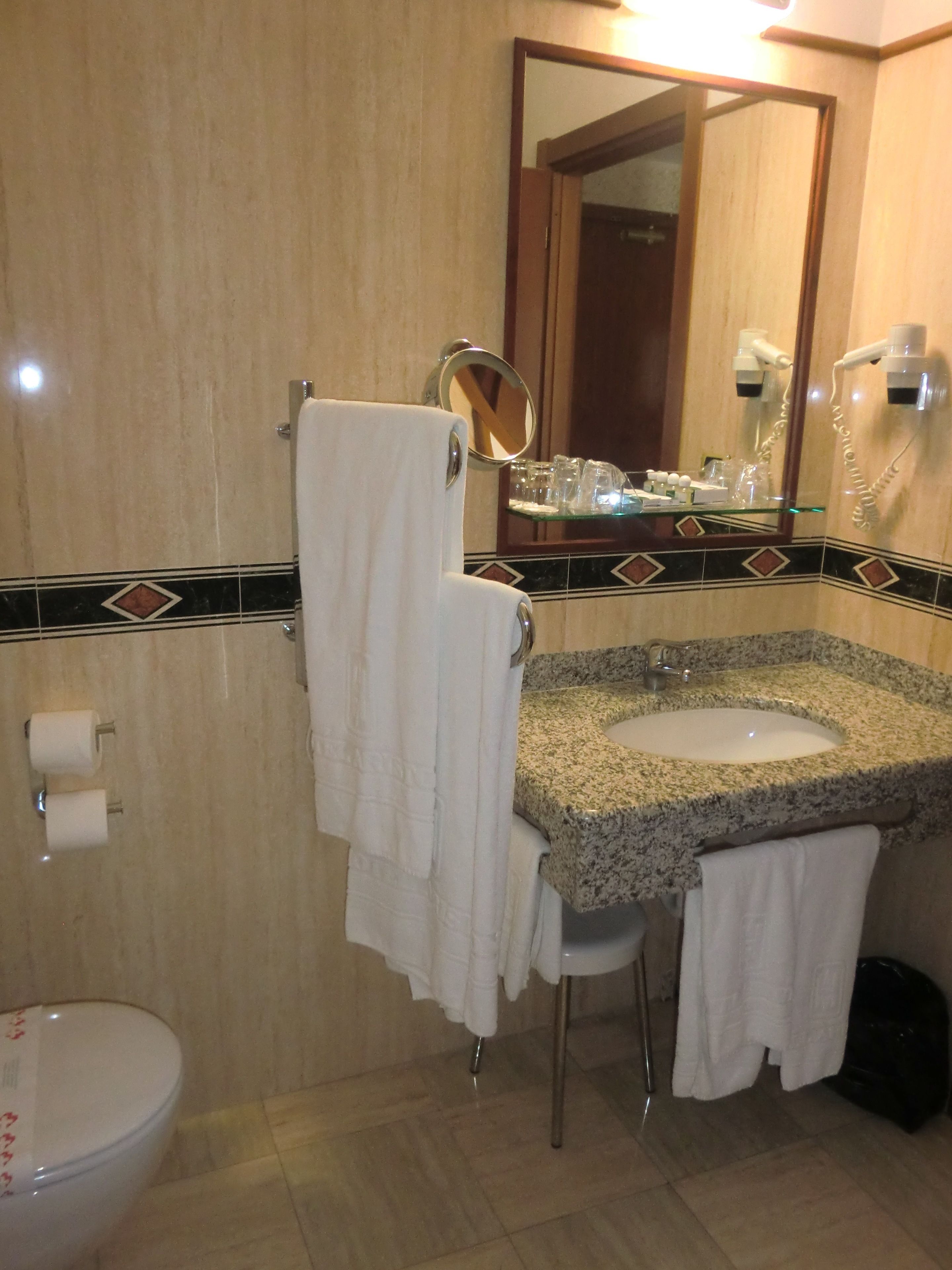 double room, non smoking | bathroom sink