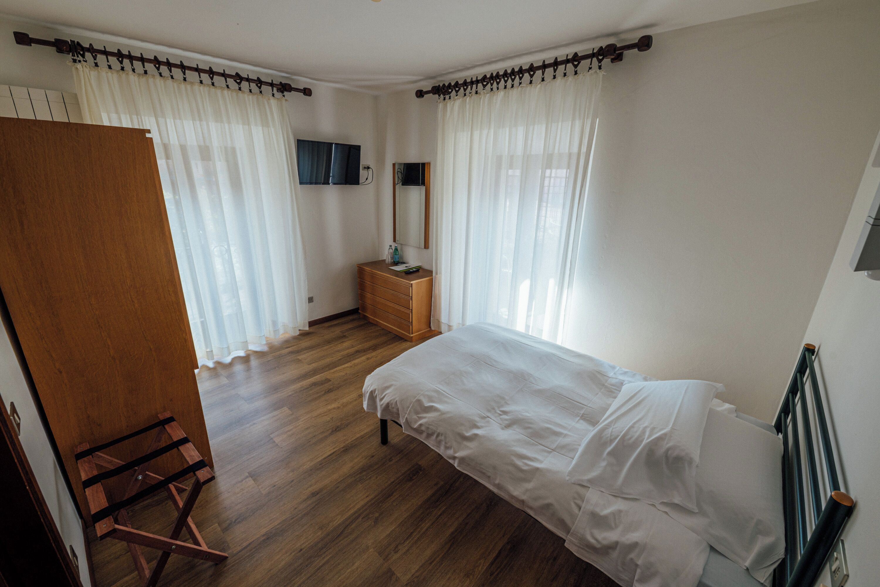 Economy Single Room | Premium bedding, in-room safe, desk, laptop workspace