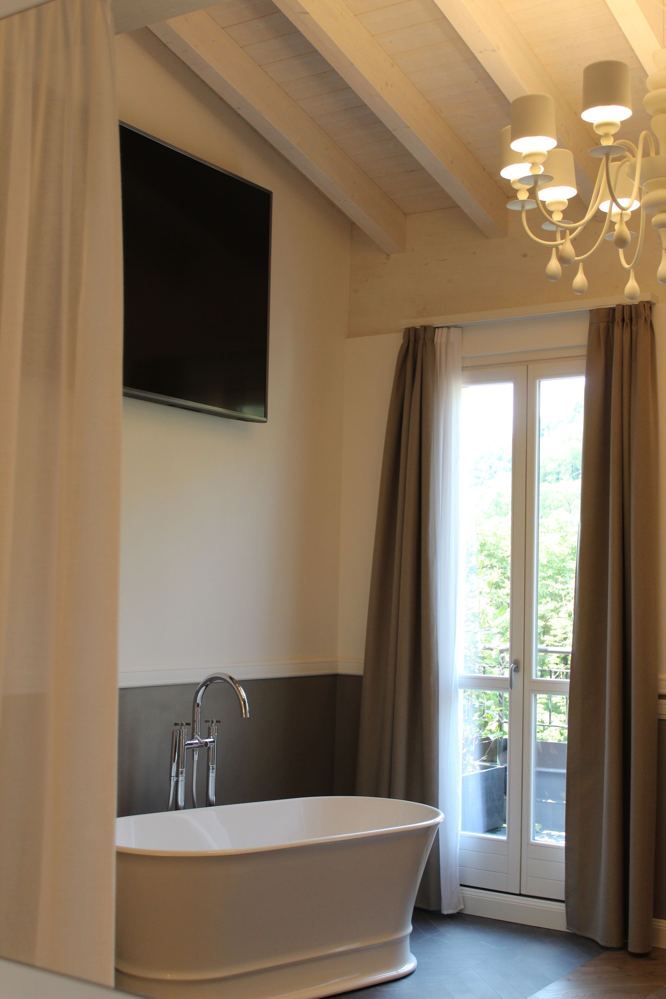 1 bedroom, premium bedding, in-room safe, desk