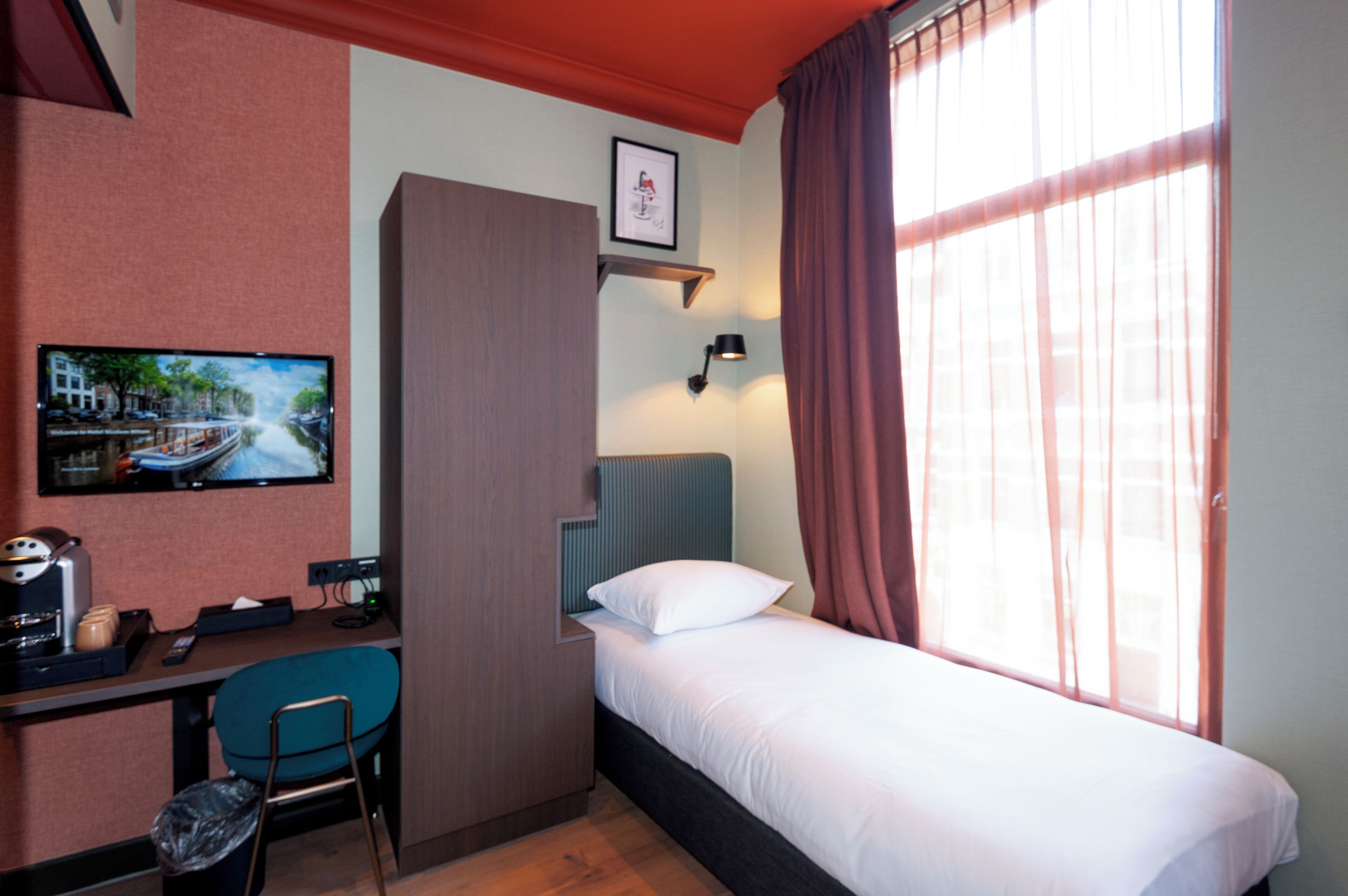 triple room, 3 single beds | in-room safe, desk, blackout curtains, iron/ironing board