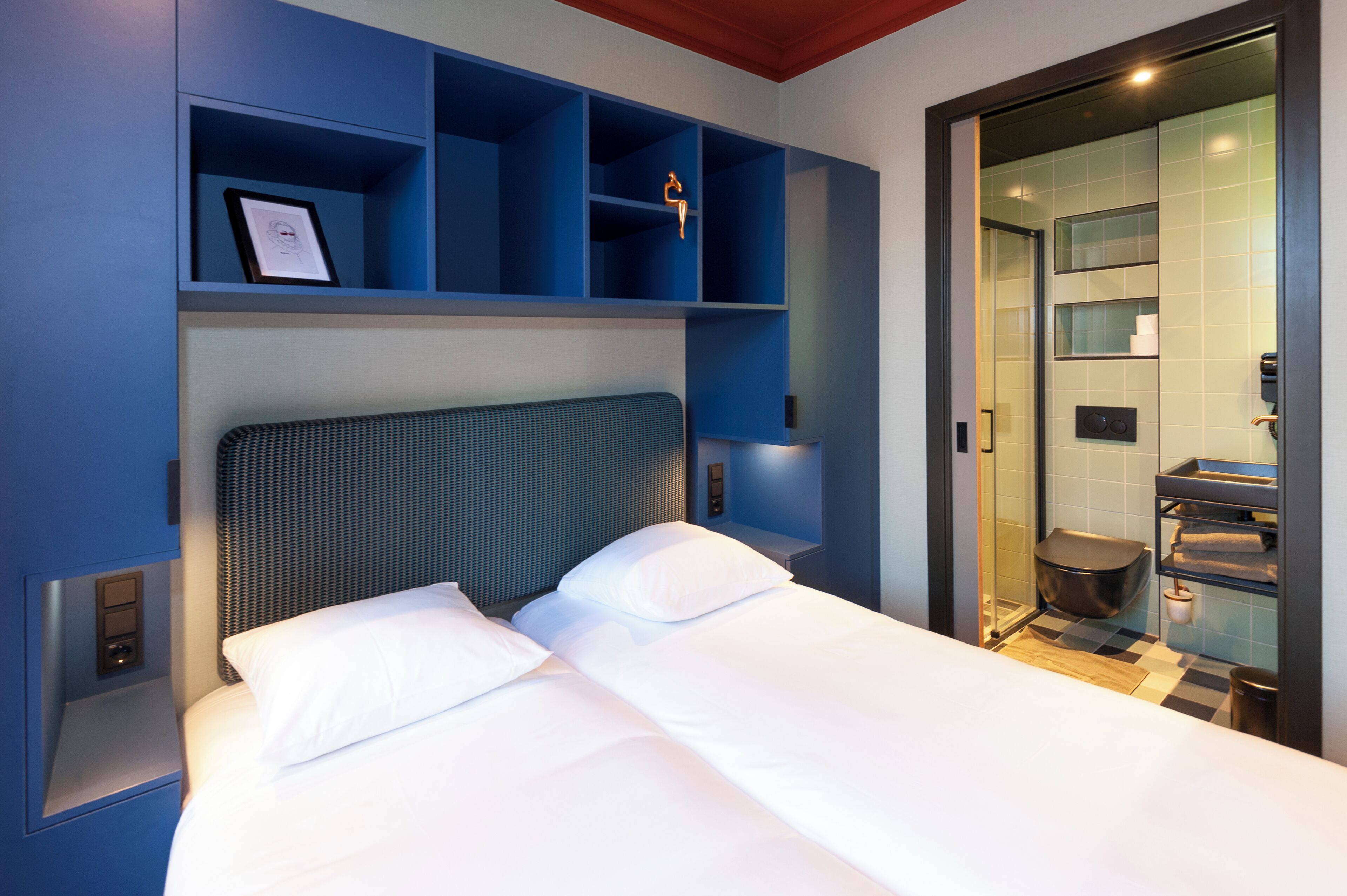 standard twin room | in-room safe, desk, blackout curtains, iron/ironing board