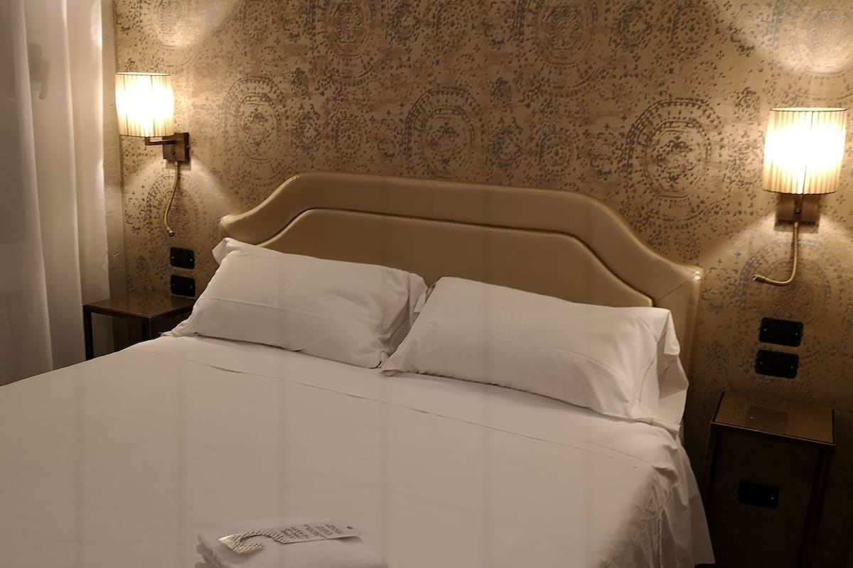 Habitación triple superior | Escritorio, insonorización, wifi gratis y ropa de cama