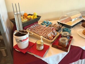 Desayuno completo todos los días (con cargo)