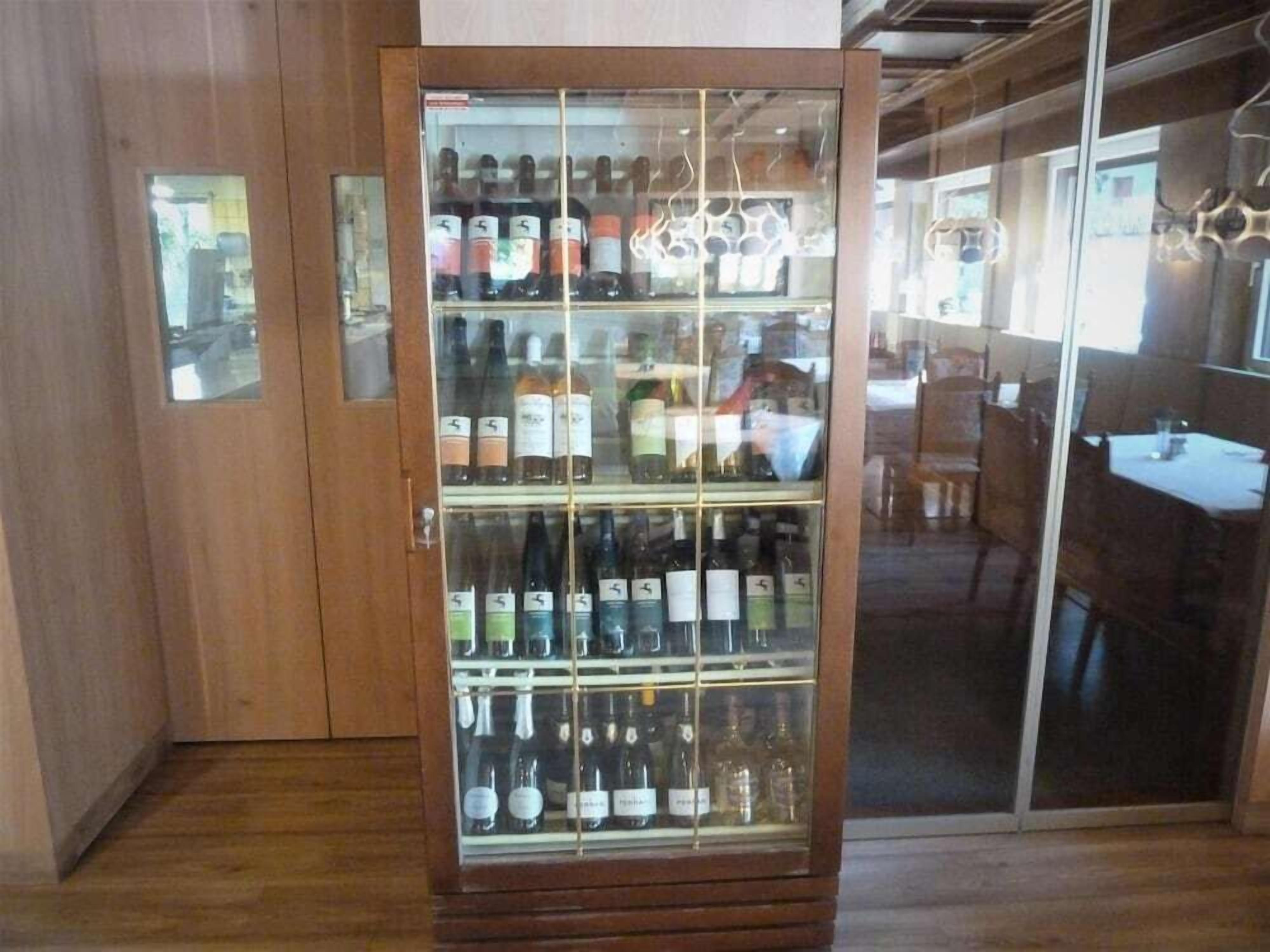 breakfast and dinner served, regional cuisine