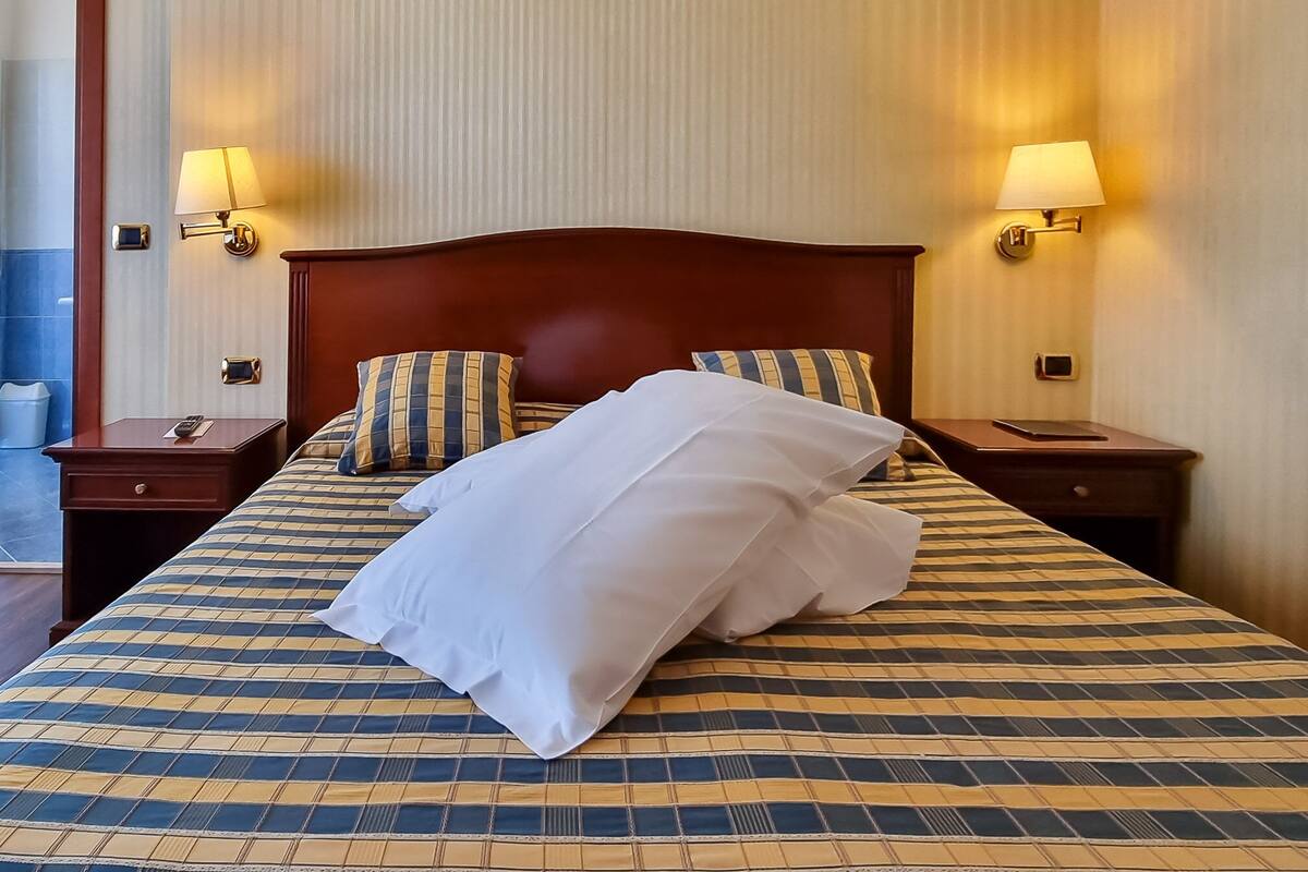 comfort triple room | 1 bedroom, hypo-allergenic bedding, down duvets, in-room safe