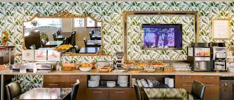 Free daily buffet breakfast