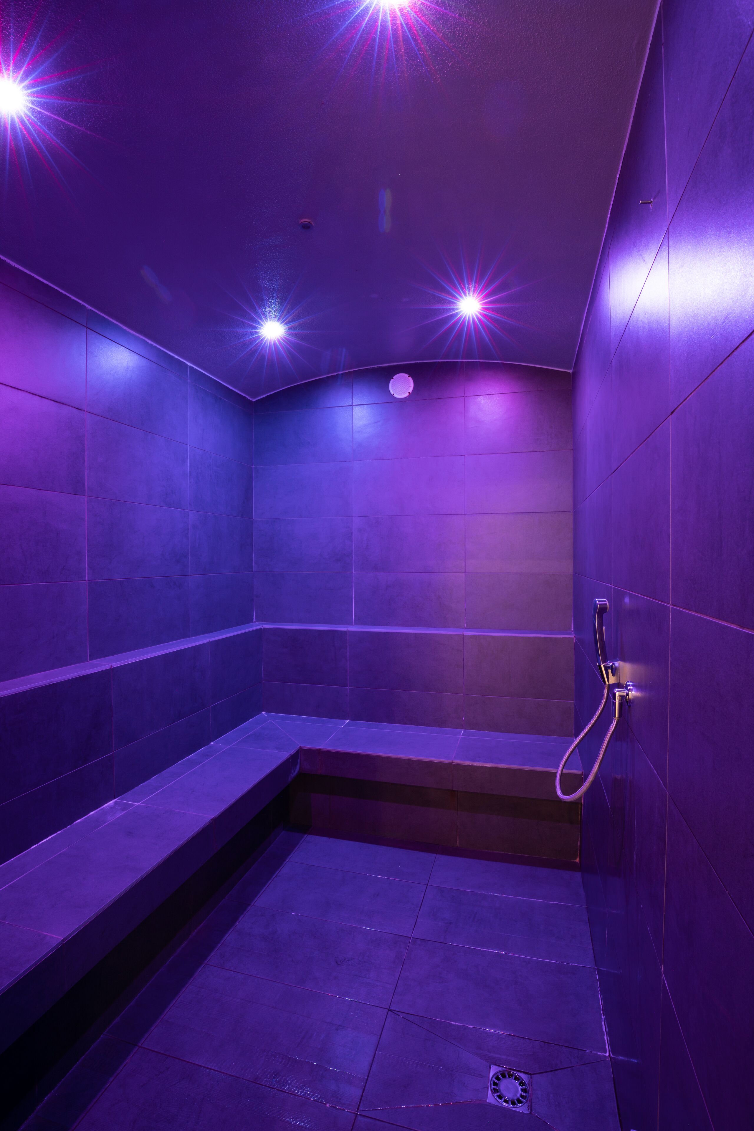 sauna, hot tub, steam room, body treatments, body wraps, body scrubs