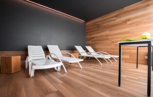 Sauna, hot tub, steam room, body treatments, body wraps, body scrubs