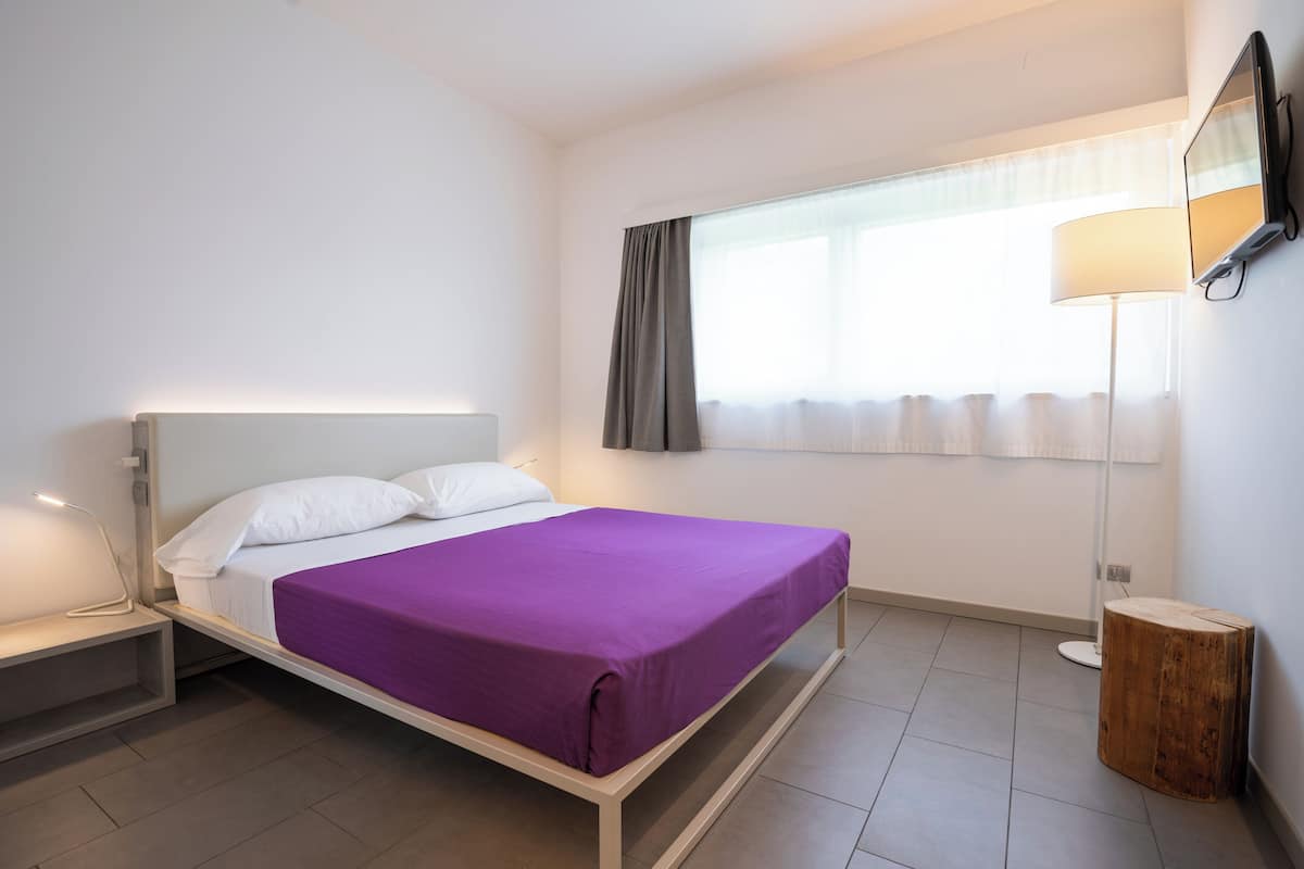 Minibar, in-room safe, desk, blackout curtains