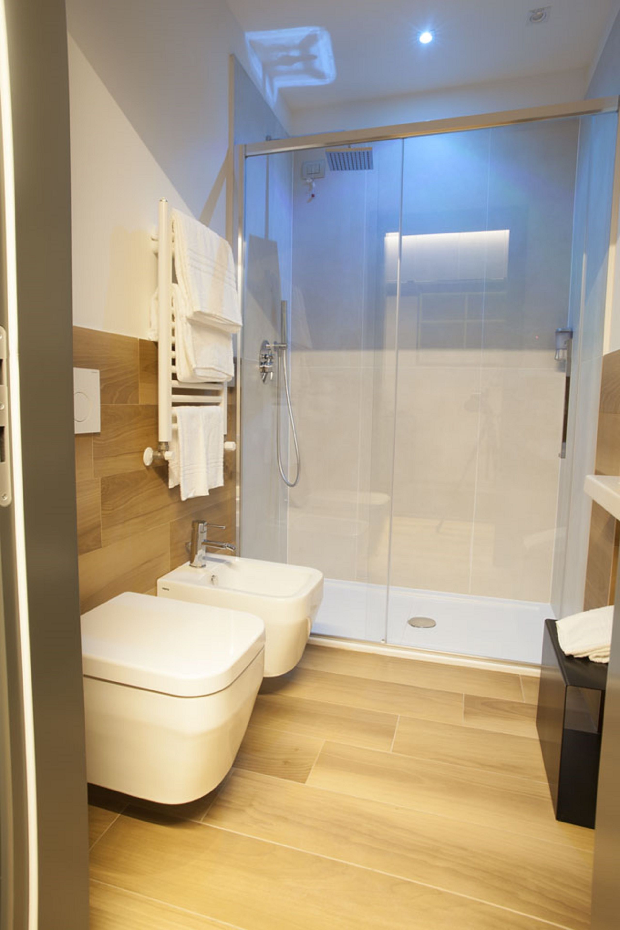 superior double or twin room, 1 bedroom, non smoking | bathroom | shower, rainfall showerhead, free toiletries, slippers