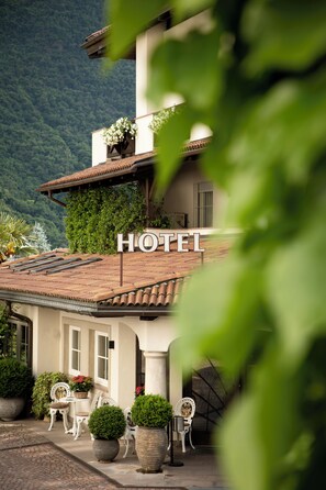 Interior entrance - Magdalenerhof (Bolzano)