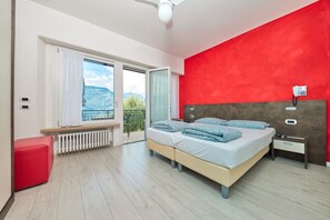 Superior Double Room, Balcony, Lake View | In-room safe, desk, free WiFi, bed sheets - Hotel Casa Gagliardi (Brenzone sul Garda)