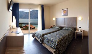 In-room safe, desk, soundproofing, free WiFi