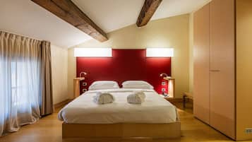 Superior-Zimmer, 1Â King-Bett | Minibar, Zimmersafe, Schreibtisch, schallisolierte Zimmer