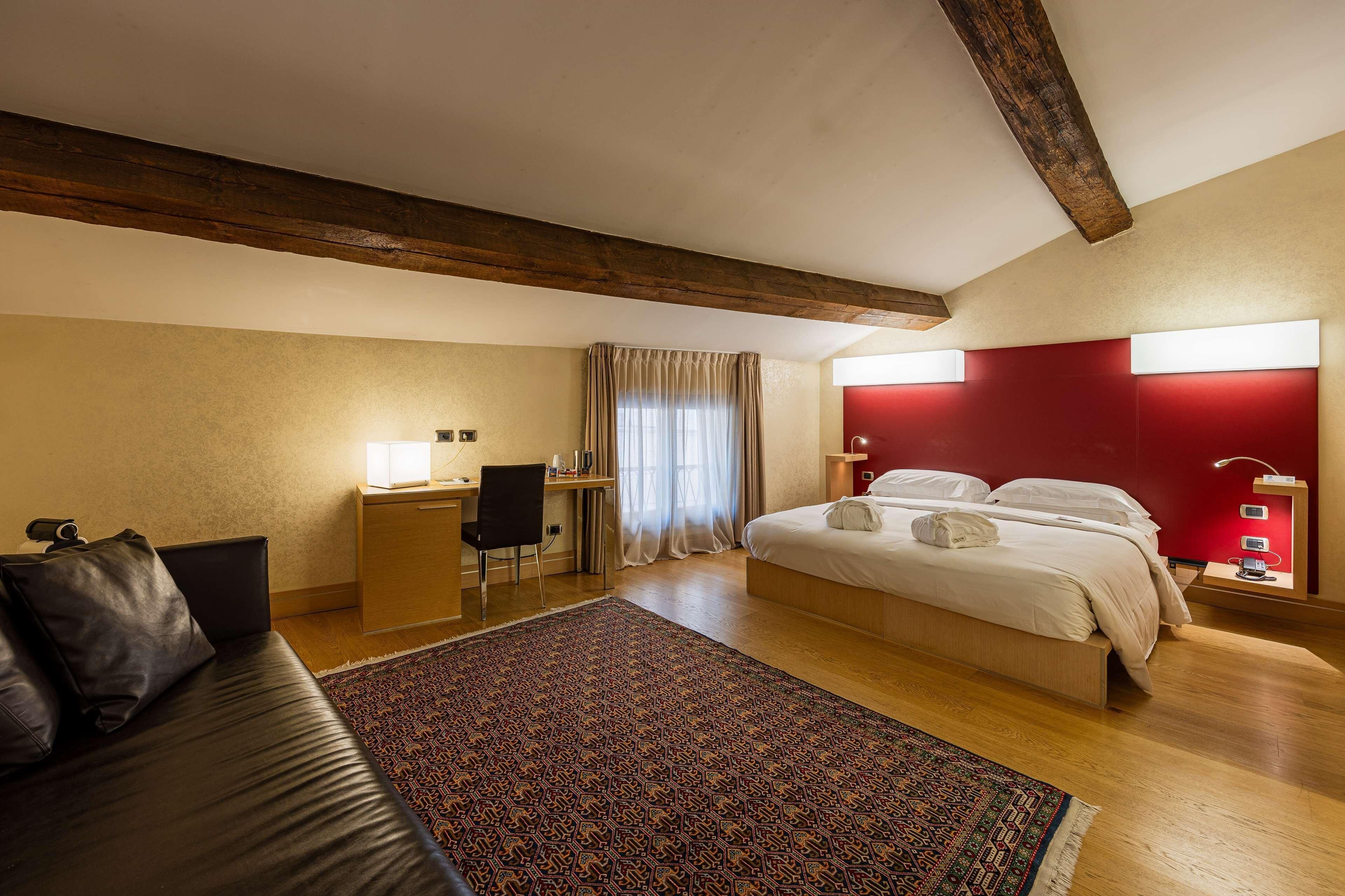 Minibar, in-room safe, desk, soundproofing