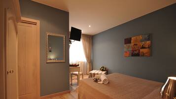 Doppelzimmer | Betten mit Memory-Foam-Matratzen, Zimmersafe, Schreibtisch