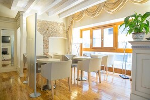 Daily buffet breakfast (EUR 14 per person) - Hotel al Castello (Verona)